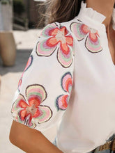 Load image into Gallery viewer, V-Neck Flower Top